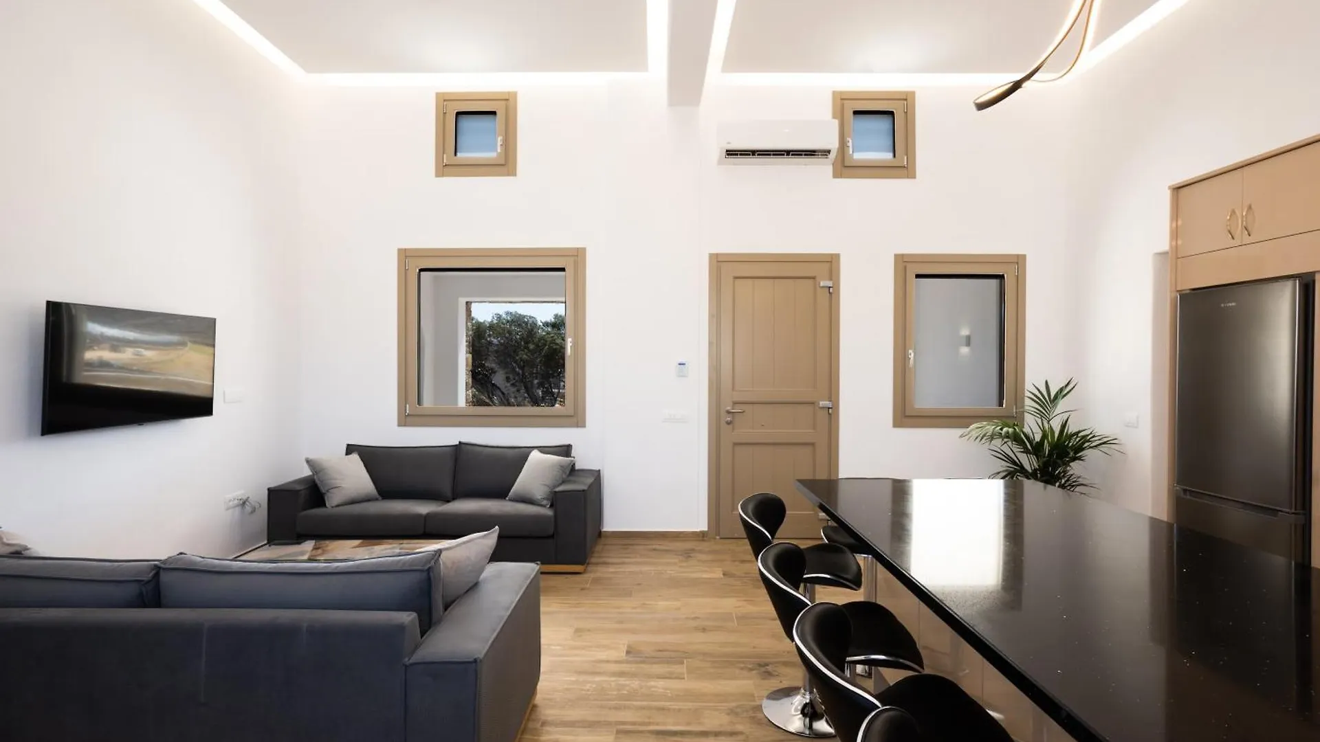 Maistros Apartments Mykonos Ftelia  Greece